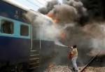 Hindistan'da tren faciası: 47 ölü