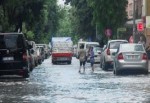 Isparta'da Yağış Hayatı Felç Etti