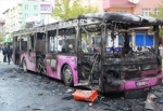 İstanbu'da otobüse molotof atıldı