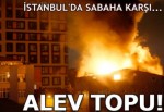 İstanbul'da bir binanın en üst katı alev alev yandı