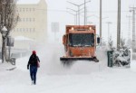 Kar etkisini birden gösterdi, Erzurum'da 400 köy yolu kapandı