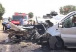 Minibüsle Otomobil Çarpıştı: 2 Ölü, 3 Yaralı