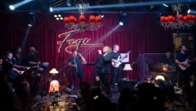 Pop müziğin sevilen ismi Soner Arıca, Kıbrıs Fogo Live’da sahne aldı.