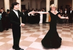 Preses Diana'nın Elbiseleri Açıkarttırmayla Satıldı