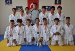 Suriyeli çocuklar judo öğreniyor