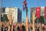 Taksim'de karanfilli buluşmaya polis müdahalesi