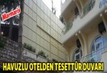 Tesettür duvarı birbirine düşürdü