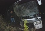 Tur Otobüslü kaza yaptı:4 Yaralı
