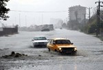Urfa'da 90 ev ve işyerini su bastı