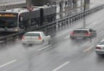 Yağmur İstanbul trafiğini vurdu