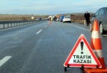 Zongulda'ta kamyon devrildi: 1 ölü,3 yaralı