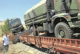 Tren ve Askeri Araçlara Saldırı