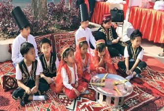 Türk okulları Asya'da 25 ülkeye Türkiye'yi tanıttı
