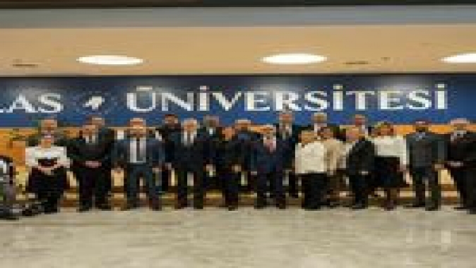 Üniversite ile iş dünyası güçlerini birleştirmeli