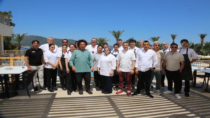 Ünlü şef Bodrum’da tatilde