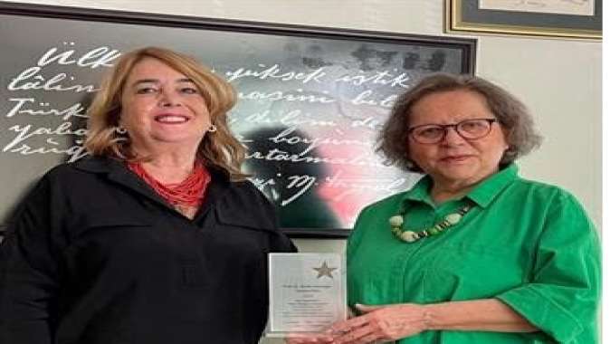 “Yalan Dünyasının Yalancıları” Prof. Dr. Vecihe Hatiboğlu 2022 Yılı Ödülü’ne layık görüldü.