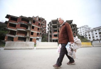 Yalova'daki toprak kayması nedeniyle evler boşaltılıyor